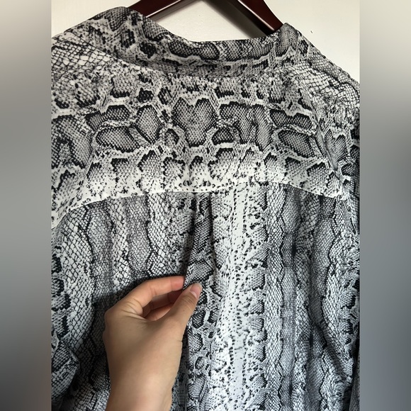 Tracy Moore Snake Print Blouse - Picture 4 of 15